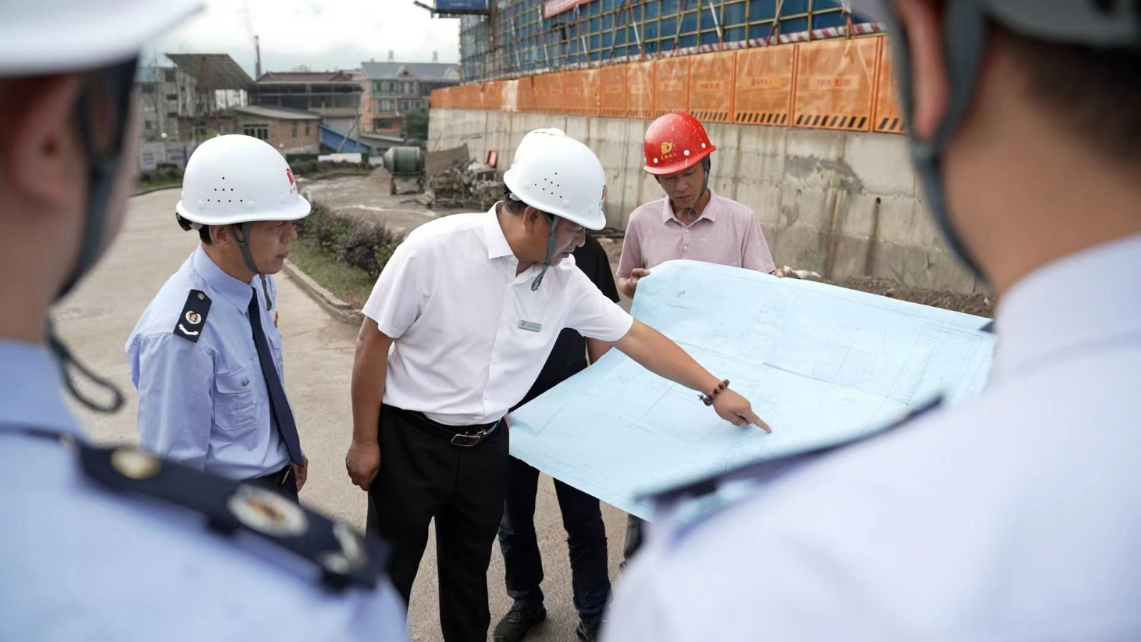 松溪縣稅務局嵌入“項目管家”服務，為易順建工集團重點項目提供稅收服務