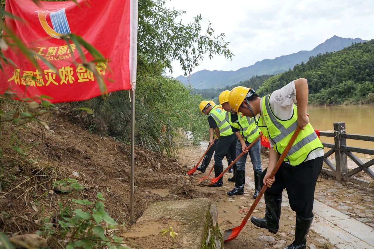 【恢復(fù)生產(chǎn)生活】易順建工:愛(ài)心企業(yè)顯擔(dān)當(dāng) 助力災(zāi)后恢復(fù)工作